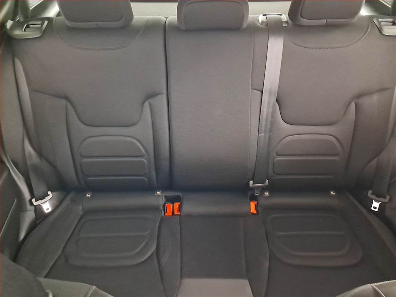 Jeep Renegade (2017) 1.4 MultiAir, Automat - fotka 10 z 19