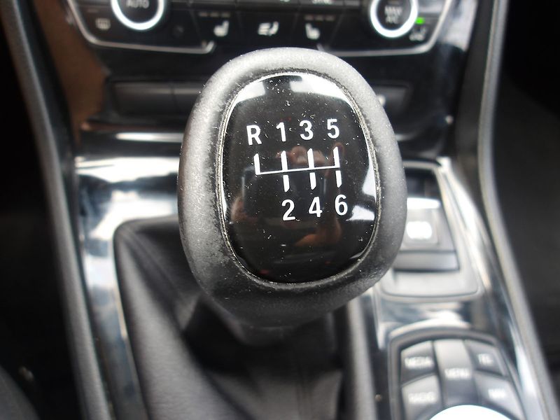 BMW Řada 2 2,0D 110kW 2xklíč - fotka 28 z 30