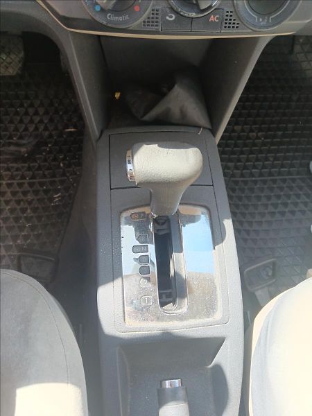 Volkswagen Polo 1,4 i Automat  Comfortline - fotka 16 z 17