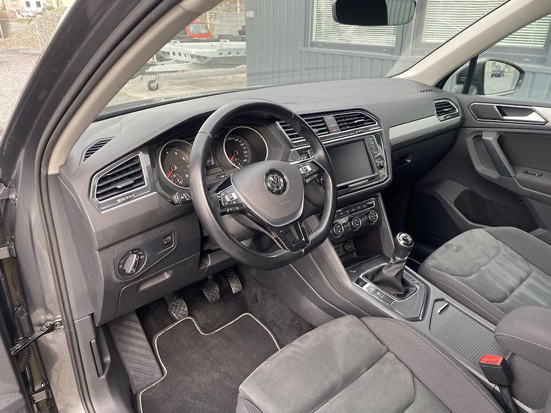 Volkswagen Tiguan 1.4 TSI 92kW - 1xMAJ.-ALU-PDC - fotka 17 z 41