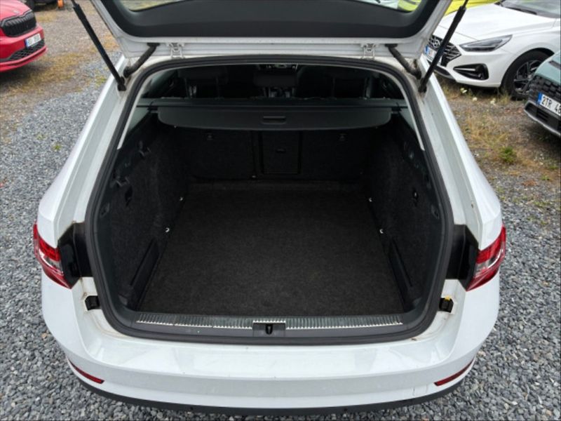 Škoda Superb 2,0 TDI 110 Style - fotka 10 z 10