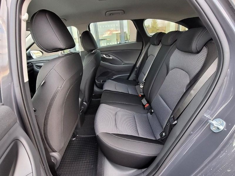Hyundai i30 (2026) 1.6 T-GDI 110kW DCT SMART  - fotka 15 z 28