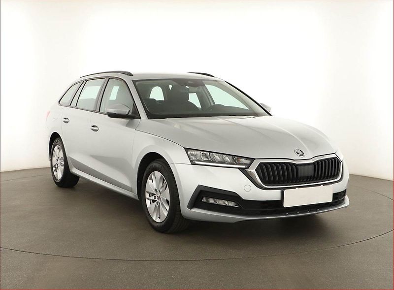 Škoda Octavia (2022) Ambition 2.0 TDI, ČR,1.maj - fotografie inzerátu
