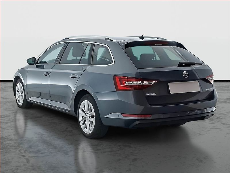 Škoda Superb (2018) 1.6 TDI, Kůže, Navi, Tempomat - fotka 4 z 21