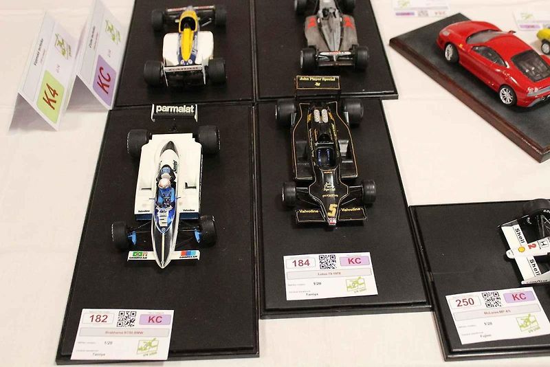 Vítězný model kategorie závodních vozů seniorů, Bugatti Type 35B Přemysla Bartoše. Se skutečným vozem si Eliška Junková dojela pro 5. místo při závodě Targa Florio 1928.