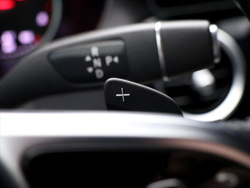 Mercedes-Benz Třídy C 2,0 220d Aut. Avantgarde - fotka 20 z 34
