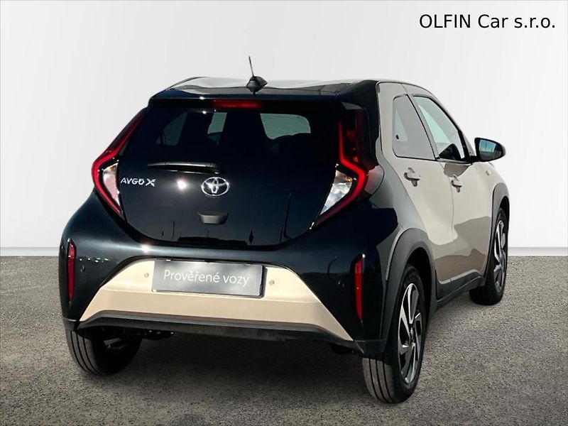 Toyota Aygo 1,0 VVT-i 53kW STYLE TECH VISI - fotka 2 z 22