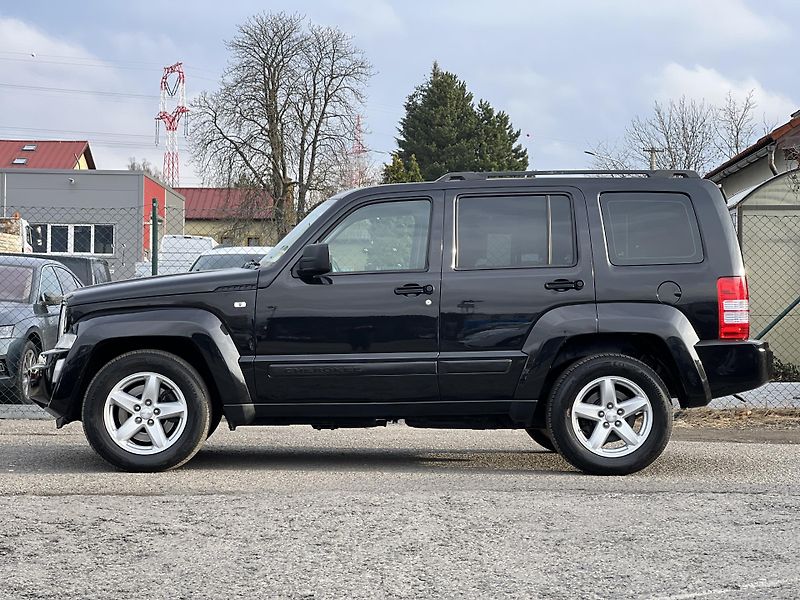 Jeep Cherokee 2.8CRD MANUÁL 6.R.ST. KLIMA - fotka 4 z 38
