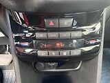 Peugeot 2008 (2018) 1.2 PT, Allure, AT, panor - náhled 13