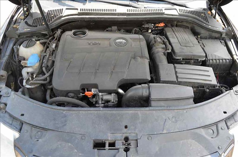 Škoda Superb (2009) II. 2,0 TDI SG - fotka 22 z 35