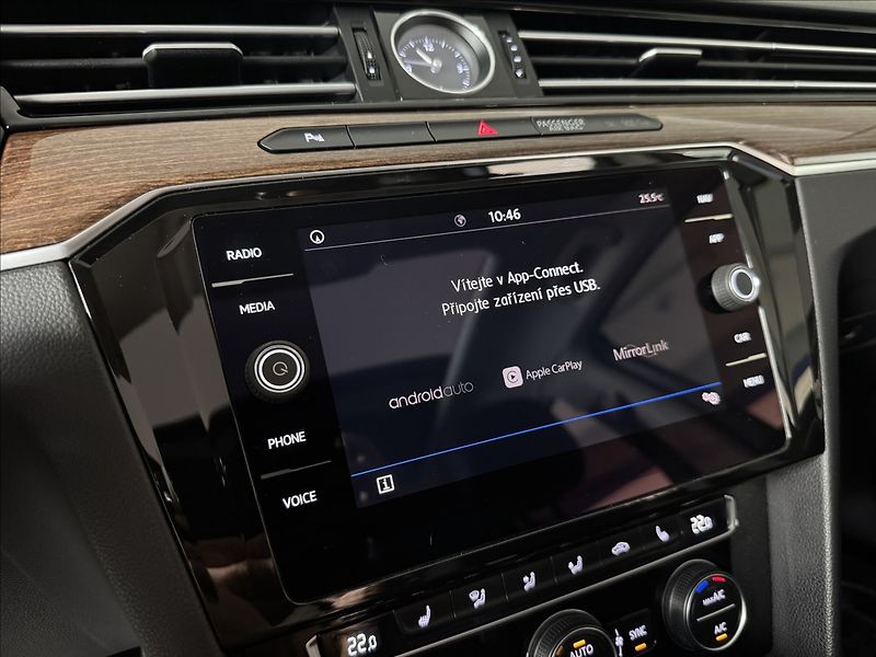 Volkswagen Passat 2,0 TDi  DSG Highline Virtual - fotka 38 z 49