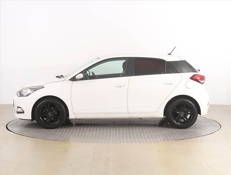 Hyundai i20 (2016) 1.2, Serv.kniha - fotka 3 z 17