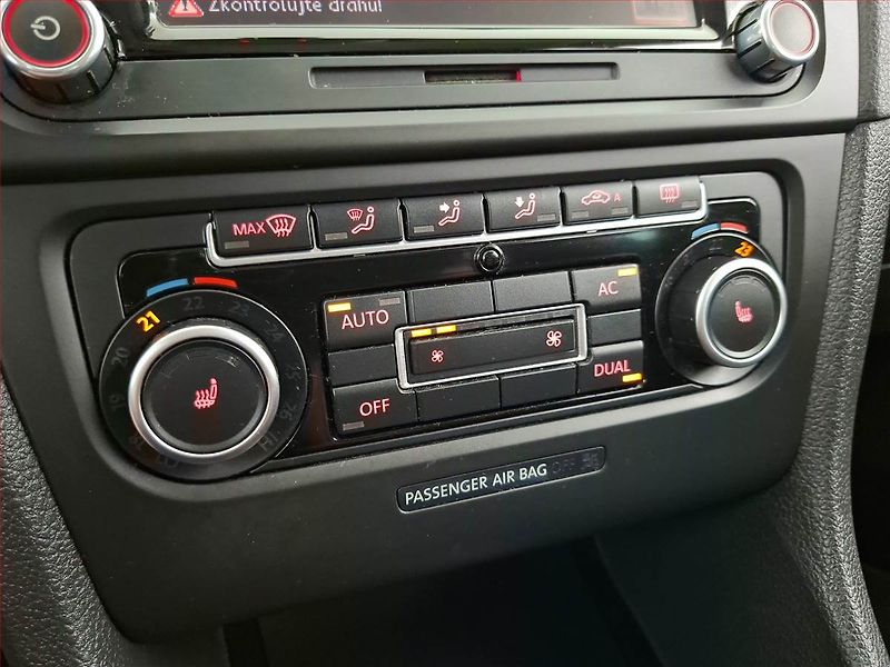 Volkswagen Golf (2011) Comfortline 1.6 TDI, Tempomat - fotka 15 z 17