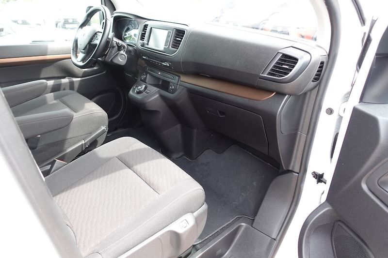 Toyota ProAce ZLEVNĚNO 2,0D-4D 130kW A/T L2 - fotka 12 z 35