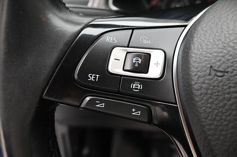 Volkswagen T-Roc 1,5 TSI 110 kW DSG Navi Záruka - fotka 23 z 30