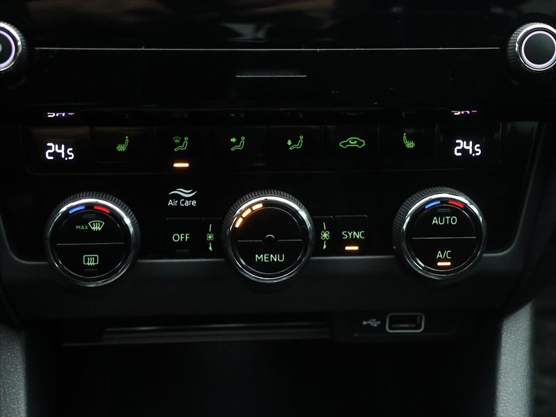 Škoda Octavia 1,0 TSI 85kW CZ Aut.Klima - fotka 19 z 28