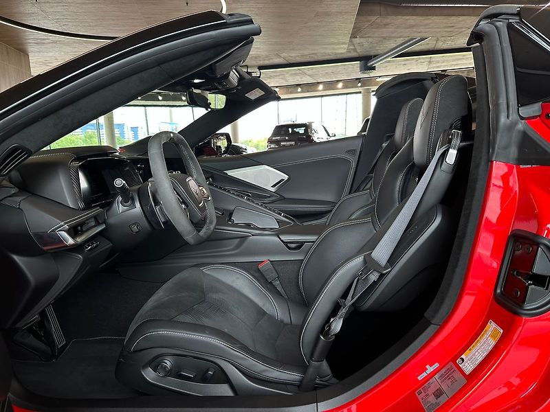 Chevrolet Corvette C8 3LT Convertible Z51, Lift - fotka 14 z 41