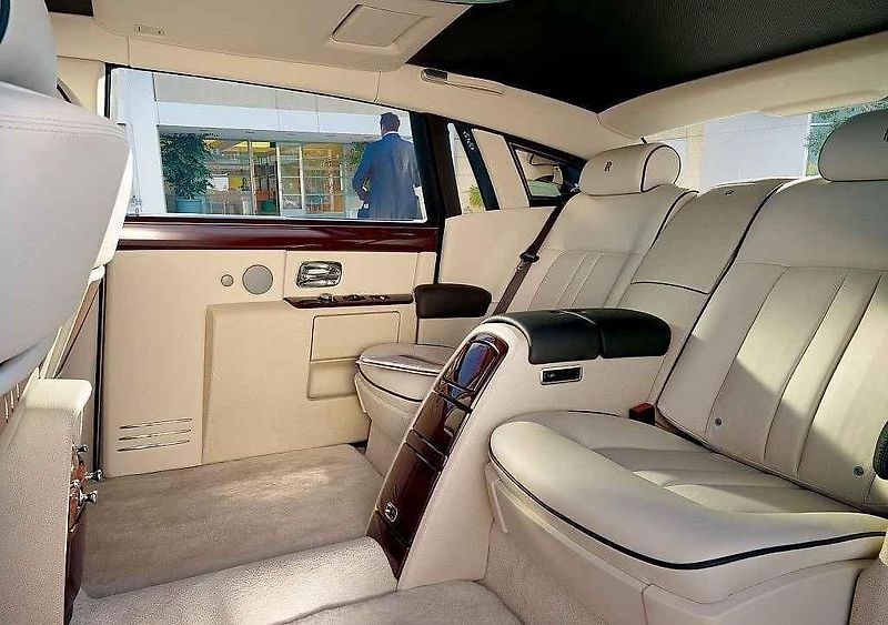 Rolls-Royce Phantom (2013).