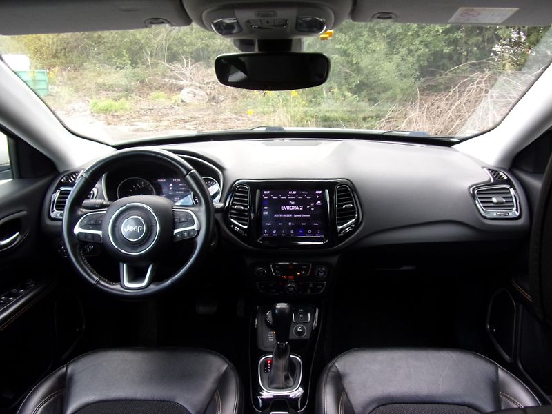 Jeep Compass  2.0M-Jet4X4 LONGITUDE 85000KM - fotka 10 z 26