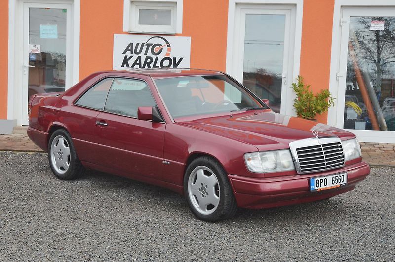 Mercedes-Benz 124 (1988) W124 300 CE 132kW AUTOMAT - fotka 1 z 39