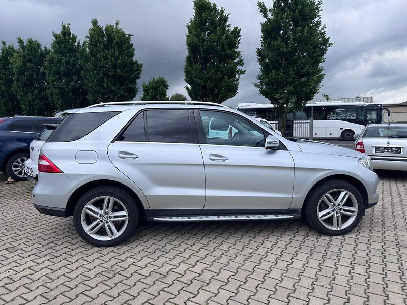 Mercedes-Benz Třídy M (2012) 350 3,0 CDI 190KW 4MATIC TAŽNÉ - fotka 7 z 50