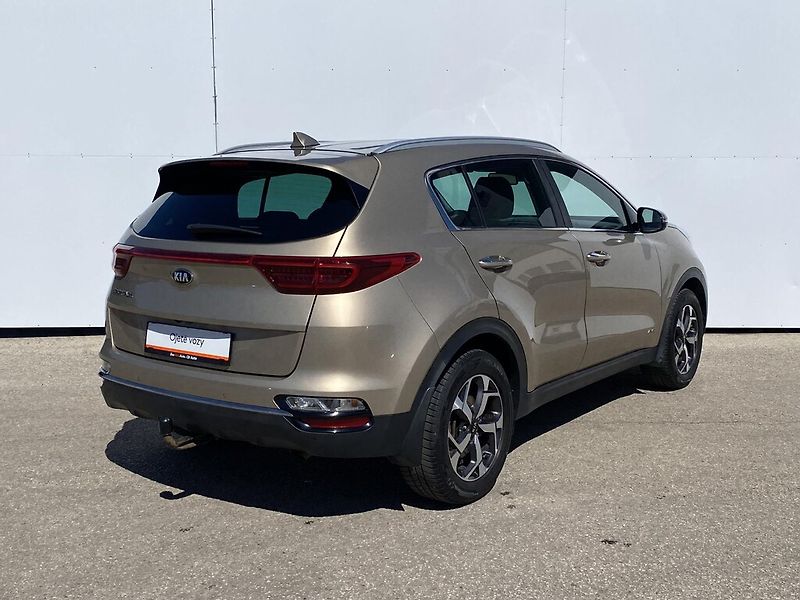 Kia Sportage 1,6 T-GDi 130 kW 4x4 DCT - fotka 2 z 26