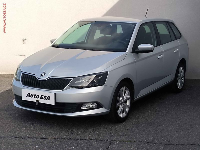 Škoda Fabia (2015) 1.2 TSi, Style, DSG, +kola - fotka 3 z 21