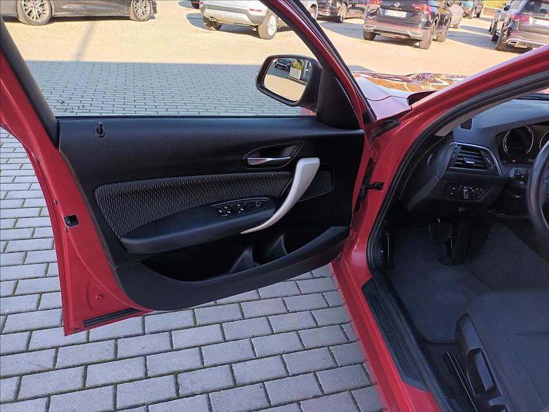 BMW Řada 1 1,5 118i,100kw,ČR,AT, - fotka 15 z 38