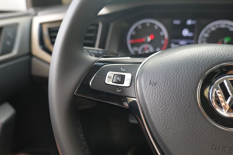 Volkswagen Polo 1.0 TSI DSG CarPlay - fotka 20 z 30
