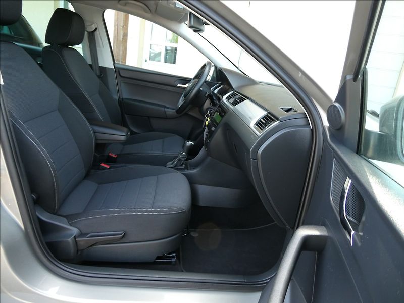 Škoda Rapid 1,4 TSi 90kW 1.majitel, DSG - fotka 26 z 41