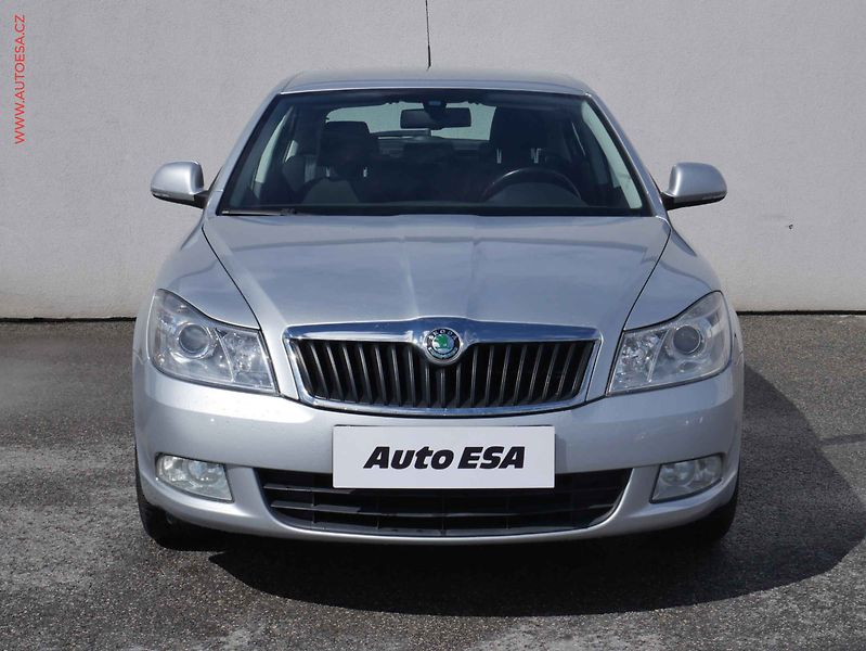 Škoda Octavia (2010) 1.6TDi, ČR, autoAC - fotka 2 z 24