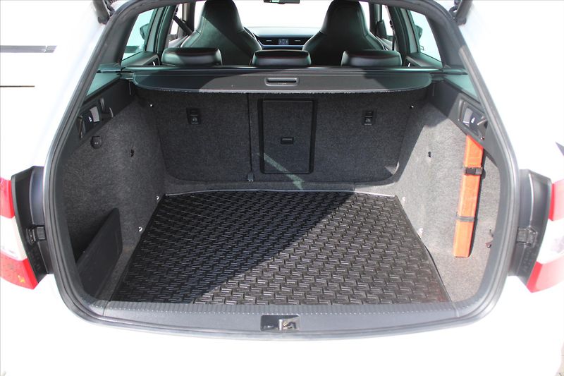 Škoda Octavia RS 2.0 TDI 135kW XENONY ČR - fotka 14 z 26