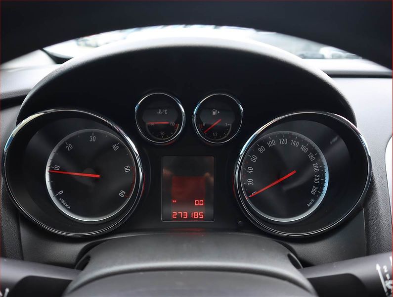 Opel Astra (2014) 1.7 CDTI, Serv.kniha, Tempomat - fotka 11 z 16