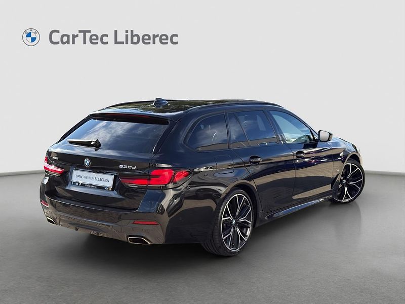 BMW Řada 5 530d xDrive Touring - fotka 3 z 22