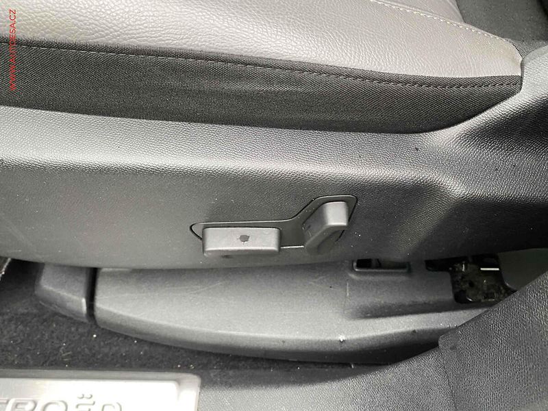 Citroën C5 Aircross (2020) 1.5 HDi, Shine, AT, LED - fotka 14 z 18