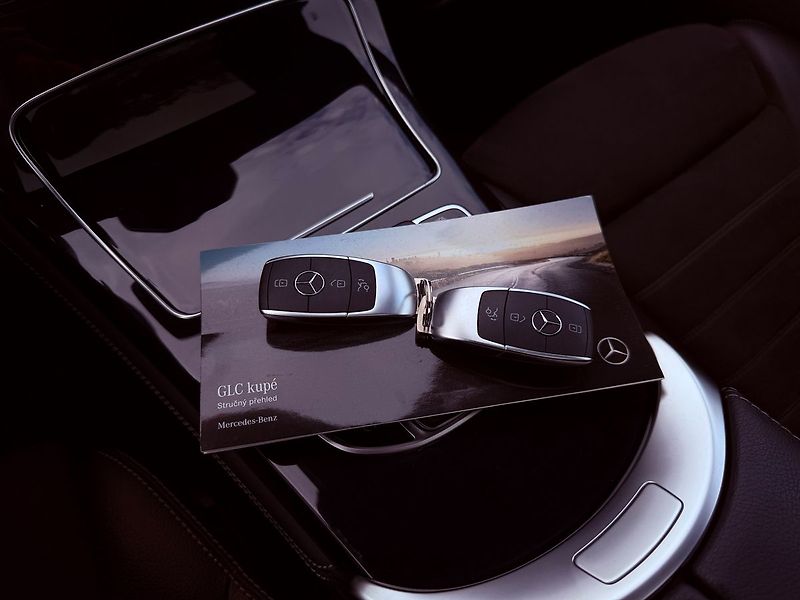 Mercedes-Benz GLC 300d 4Matic Coupe, ČR, Distron - fotka 34 z 36