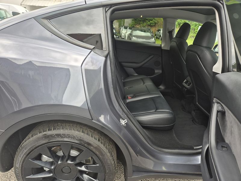 Tesla Model Y LONGE RANGE DUAL MOTOR SOH 87% - fotka 15 z 50