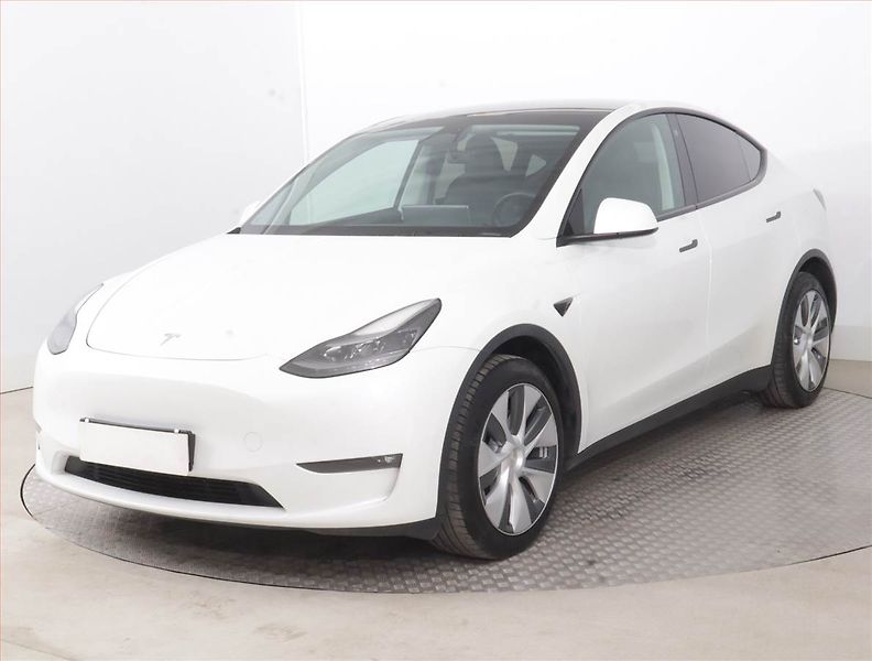 Tesla Model Y (2023) Long Range AWD 79kWh, SoH 90% - fotka 2 z 22
