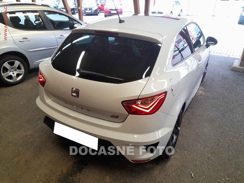 Seat Ibiza (2016) 1.8 TSi, ČR, Navi, bixen - fotka 2 z 3