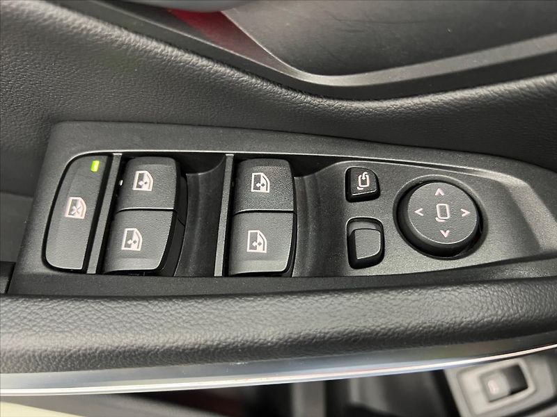 BMW Řada 3 320d xDrive A/T LUXURY, TAŽNÉ - fotka 24 z 31