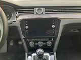 Volkswagen Passat (2019) 2.0 TDi, Highline, navi - náhled 12