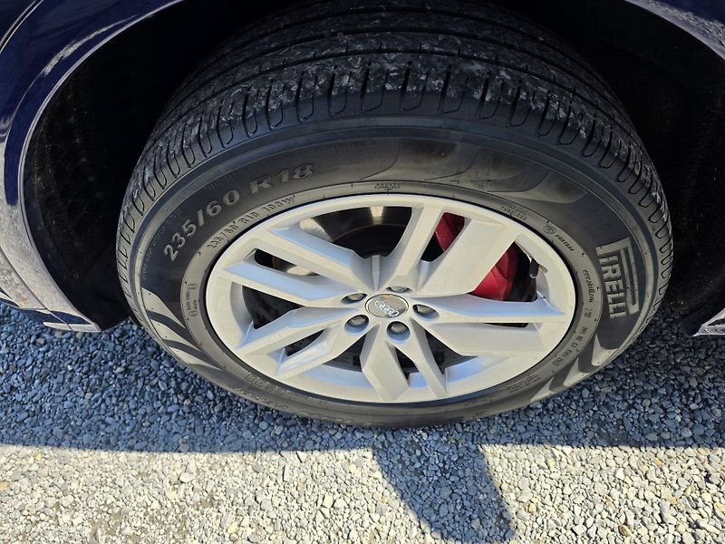 Audi Q5 2.0 TFSI S-Line Hybrid  - fotka 9 z 21