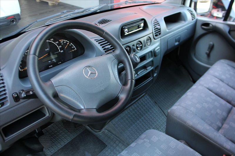 Mercedes-Benz Sprinter 208 CDi 9Míst/Tažné - fotka 8 z 17