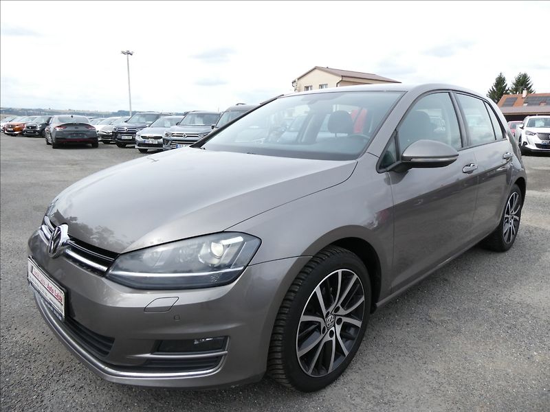 Volkswagen Golf 1,4 TSi 103kW DSG, webasto - fotka 3 z 42
