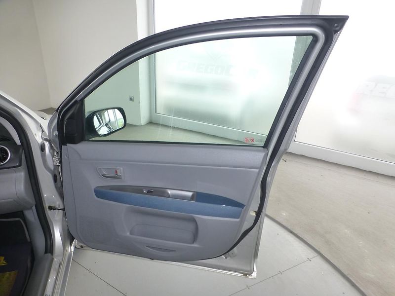 Mazda 2 (2004) 1,4i 59KW*KLIMA**ALU KOLA - fotka 16 z 24