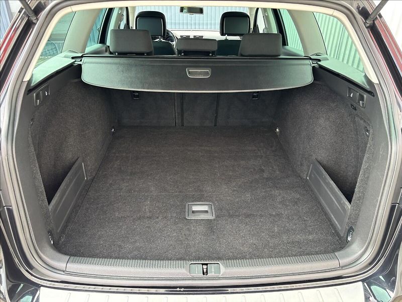 Volkswagen Passat Var. 2.0 TDi Comfortline - fotka 7 z 13