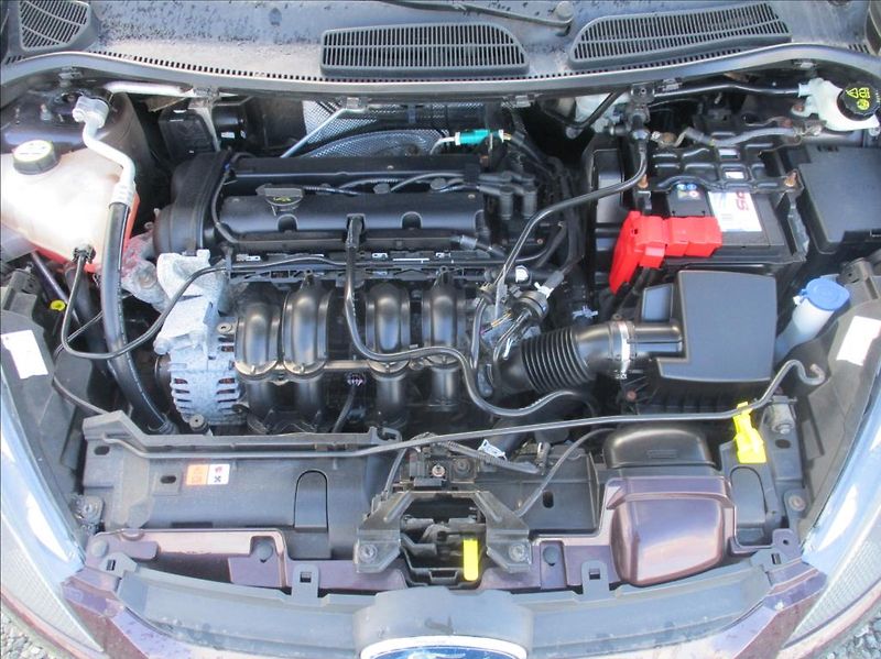 Ford Fiesta 1,3 i, klimatizace, - fotka 19 z 21