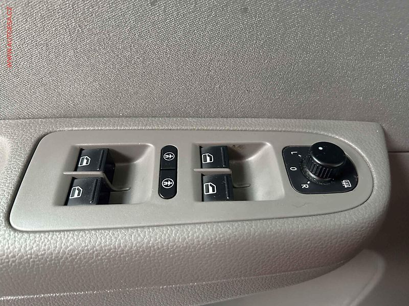 Seat Alhambra (2010) 1.4TSi, 2.maj, Navi, TZ - fotka 11 z 17