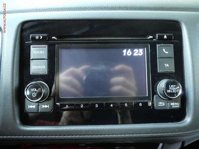 Honda HR-V (2017) 1.5 i-VTEC, ČR, Comfort - fotka 19 z 22