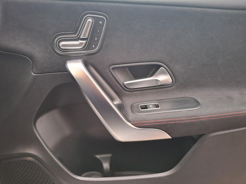 Mercedes-Benz Třídy A (2019) Mercedes-AMG A 35 4MATIC - fotka 22 z 23